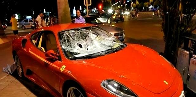 琼E88888，从400万法拉利到50万保时捷，网友：女车主变低调了-有驾