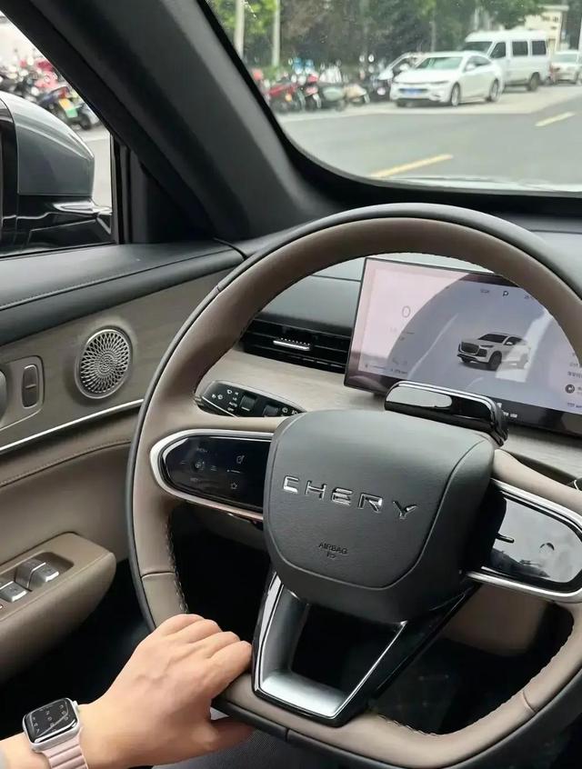 奇瑞销量逆袭，凭实力让合资车直呼“顶不住”！-有驾