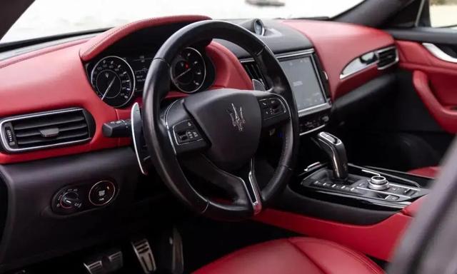 暴降54万太狠了，玛莎拉蒂跌到35万，网友直呼真香-有驾