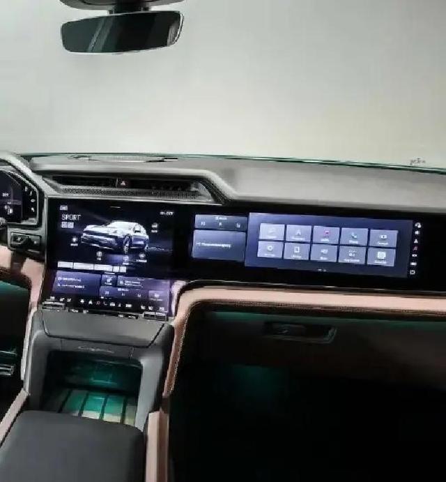 保时捷卡宴全面换电，油车地位难保！纯电引领新风潮，这颜值太-有驾