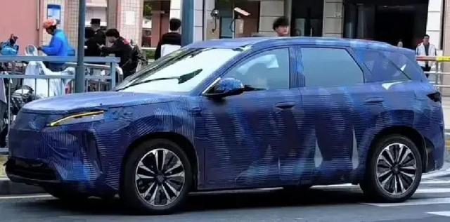 比亚迪一季度推出12款新车，宋LGT、大唐大汉等亮相，特斯拉压力更大-有驾