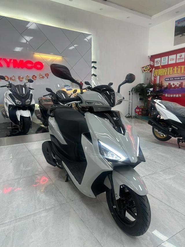 光阳KS125实测续航惊现400公里,配置超越同级-有驾